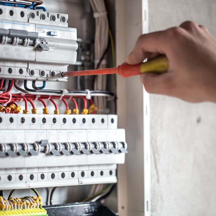 reparation d'installation electrique industrielle